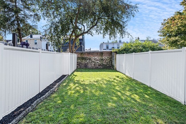 Photo - 147 East St Unit 1