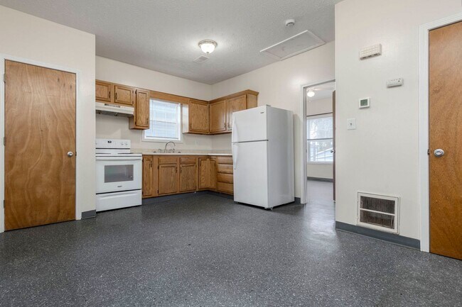 Photo - 707 M St Unidad #4