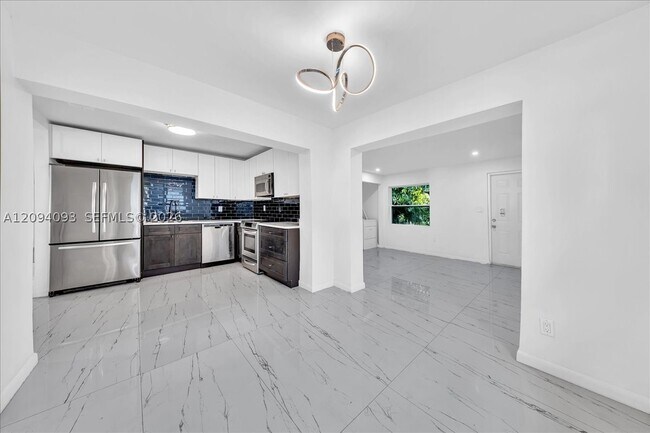 535 NW 23rd Ave