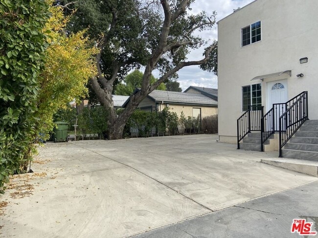 Photo - 8448 Fenwick St