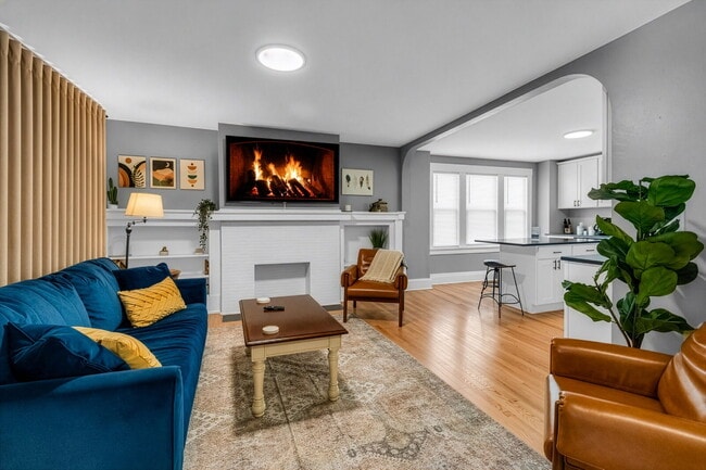 Furnished 4-Bedroom, 2-Bath Lower Unit in North Buffalo