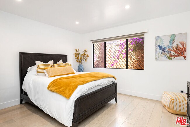 Photo - 29231 Heathercliff Rd Unidad 2