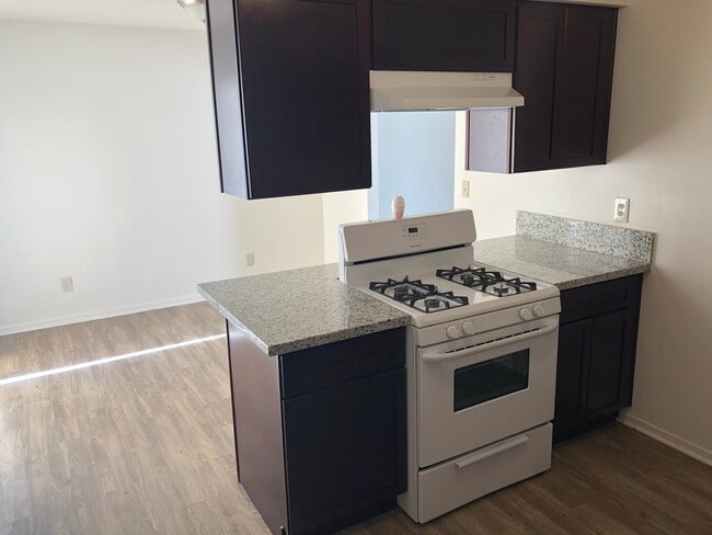 Photo - 1100 N Mooney Blvd Unit 1104 N. Mooney Blvd