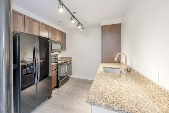 2 BR, 1 BA