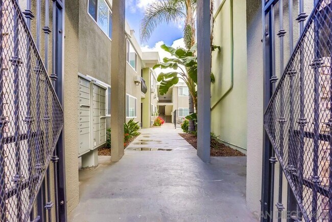 Photo - 6602 Beadnell Way Unidad 25