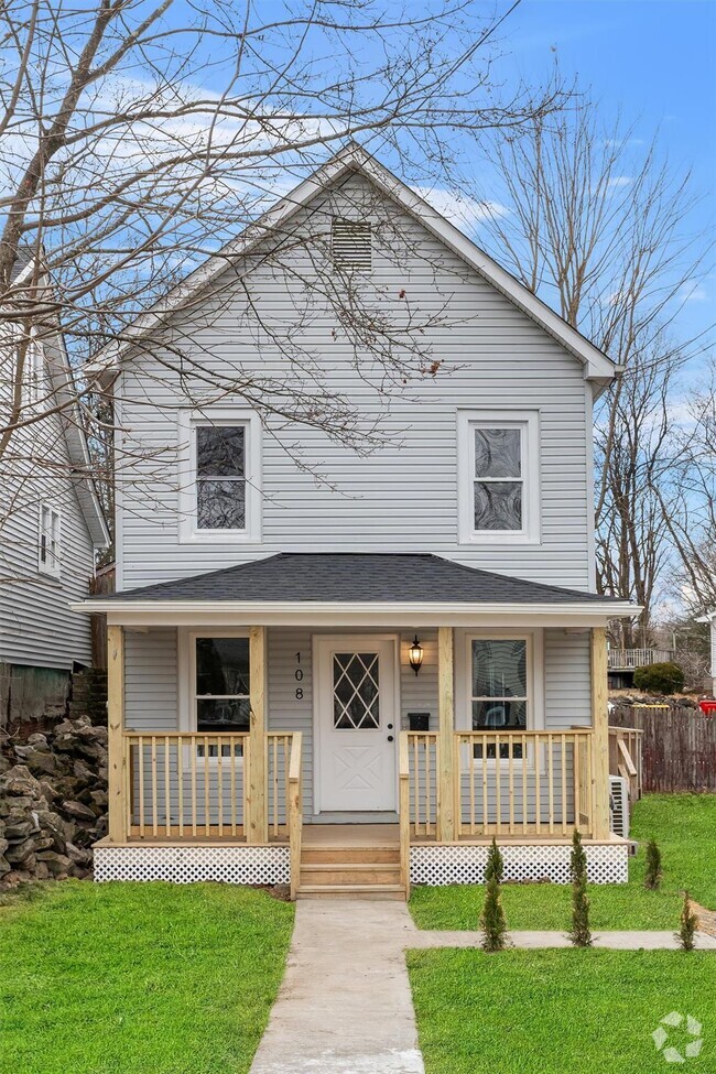 Building Photo - 108 McEwen St Rental