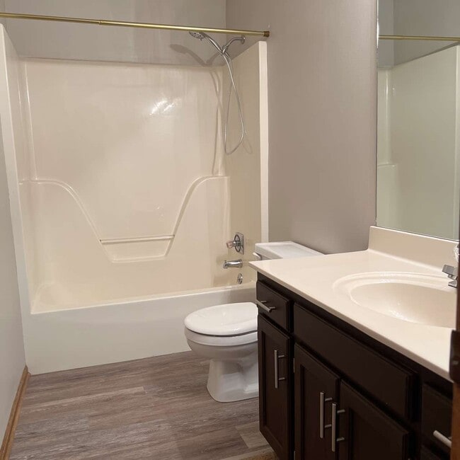 Photo - 906 Foxridge Dr