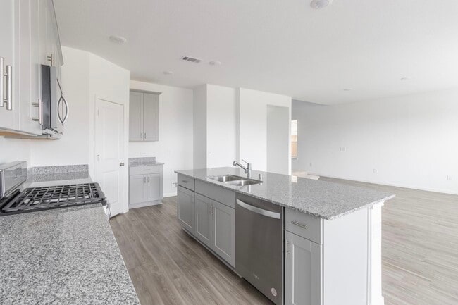 Photo - 1052 Greenshank Dr