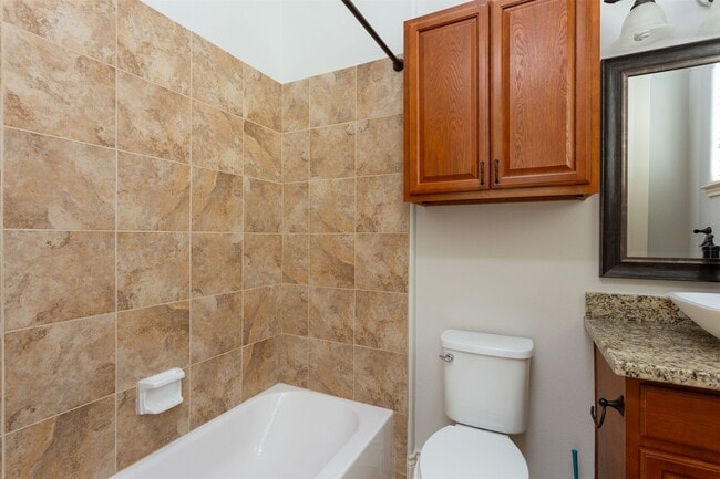 Photo - 5743 Kiam St