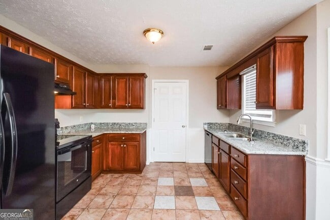 Photo - 300 Claremont Dr