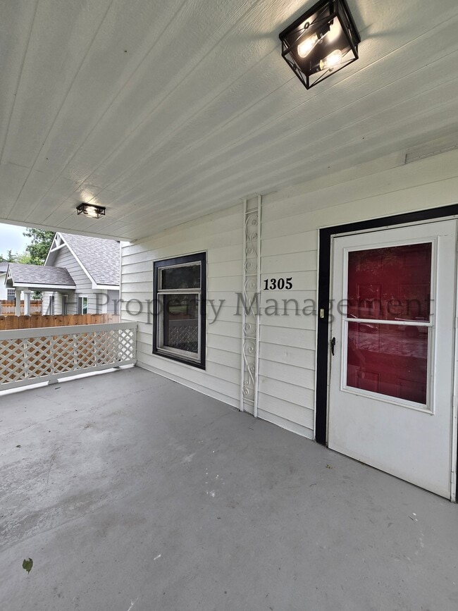Photo - 1305 S Water St
