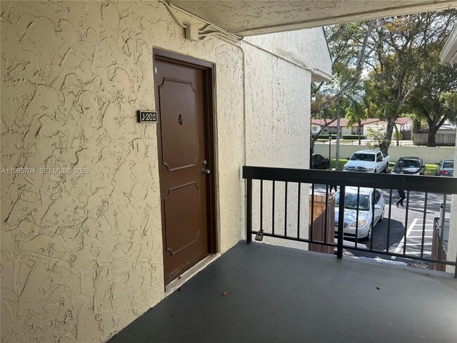 Photo - 8311 SW 142nd Ave Unit J202