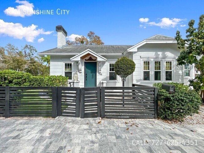 Building Photo - 748 32nd Ave N