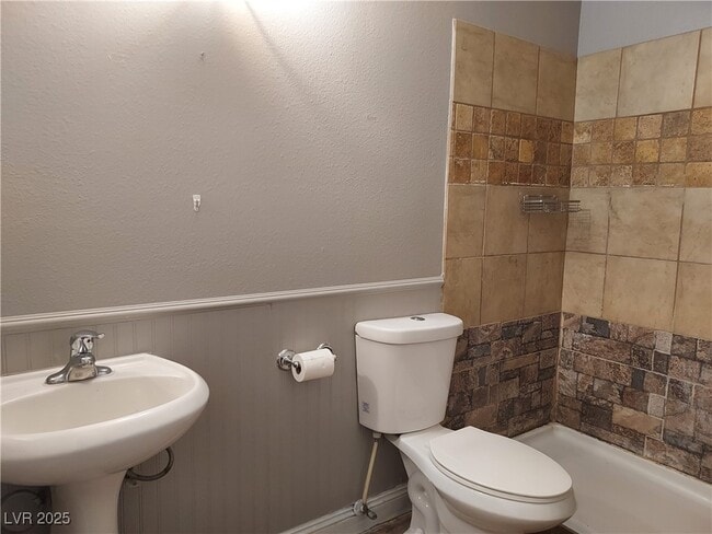 Building Photo - 1920 Turtlerock St Rental