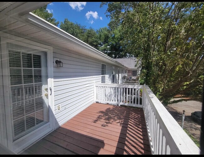 Room in Condo on Balfour Rd