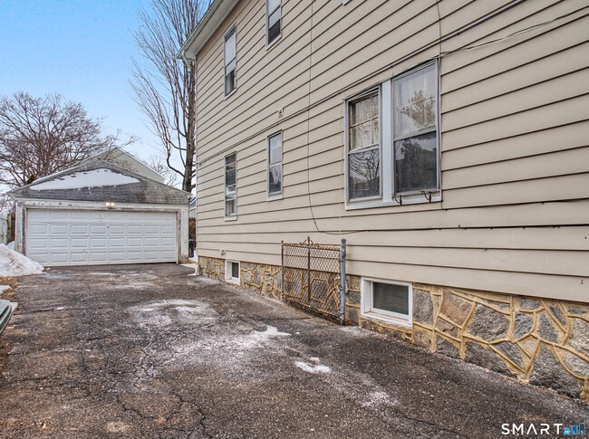 Photo - 1440 Wood Ave Unit 2nd Floor