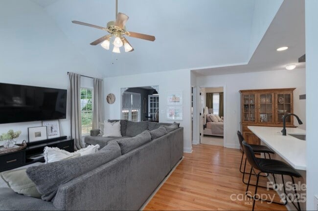Photo - 106 Lincoln St