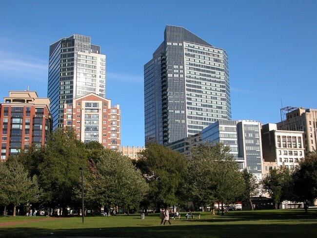 Building Photo - 2 Avery St Unit 36C Rental