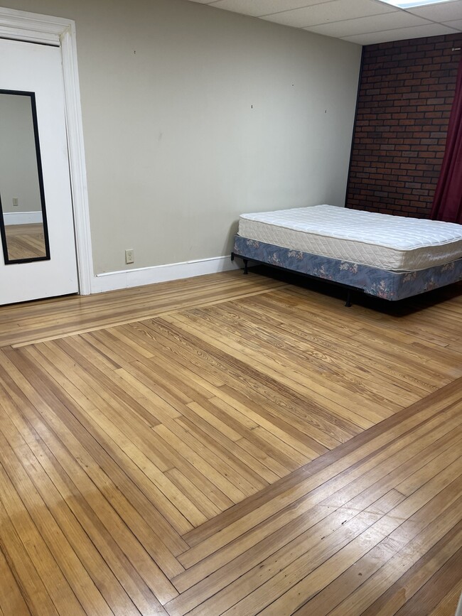 Photo - 21 Allen Avenue