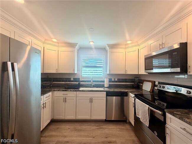 Photo - 4912 Vincennes St Unit 103