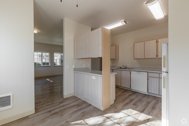 2BR, 1BA - 1021SF - Dining Area