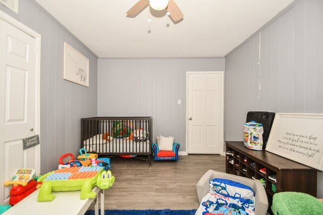 Building Photo - 3912 Childress St Rental