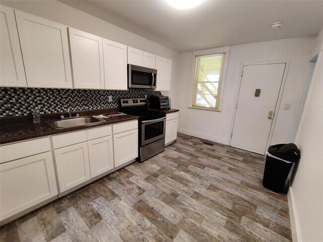 Photo - 276 Main St Unit 1R