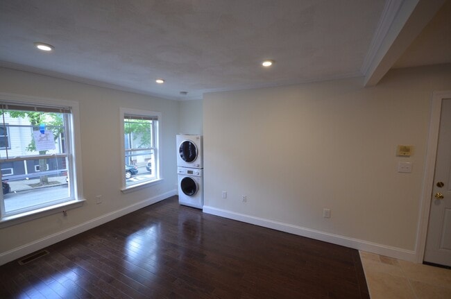 Photo - 128 Brooks St Unit 1