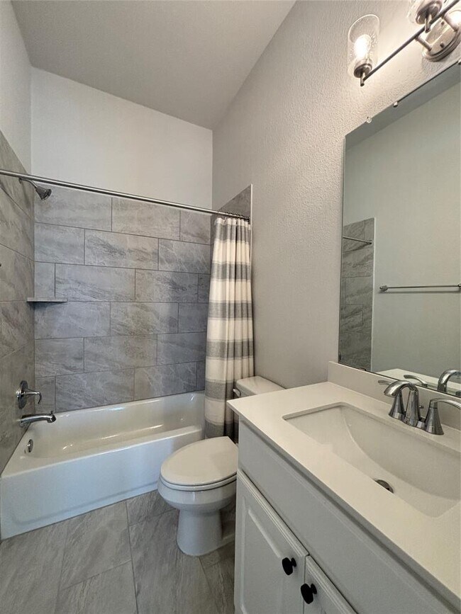 Photo - 19521 Tranquility Fls Cv