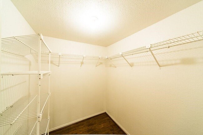 Building Photo - 3600 Jeanetta St