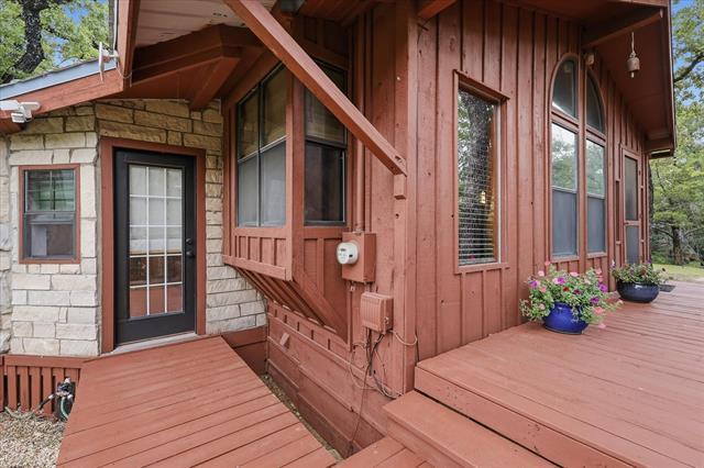 Photo - 111 Oaktree Ln