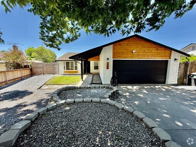 Building Photo - Update home available NOW