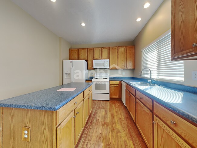 Photo - 6259 Castle Oak Dr