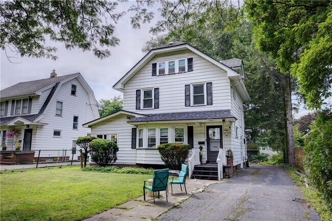 Building Photo - 45 Roseview Ave Rental