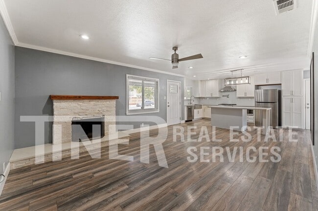 1107 Meadow Rd