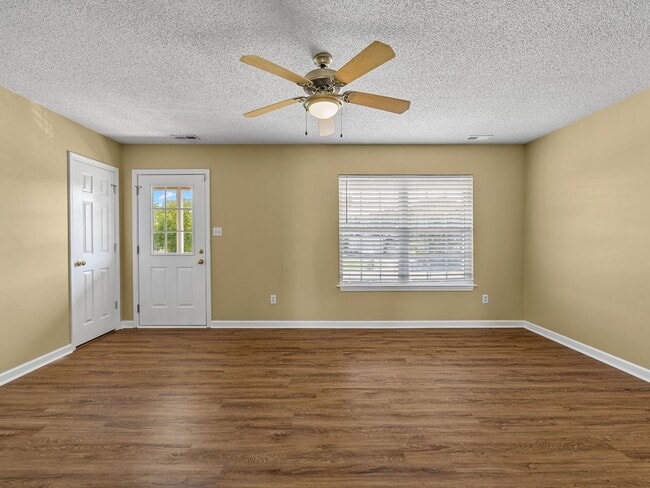 Photo - 402 McFall Ct