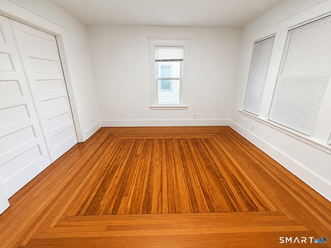 Photo - 18 Buell St Unit 1