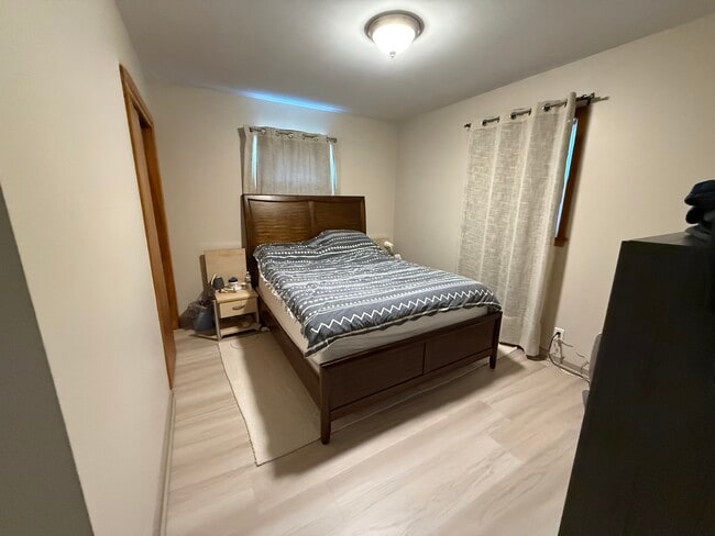 Photo - 536 S 74th St