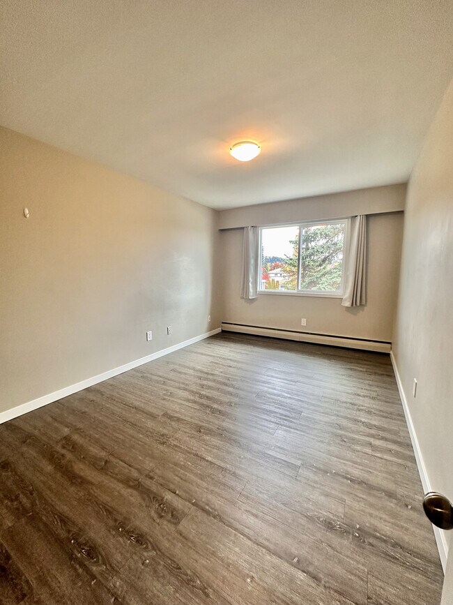 Bedroom - Pine Glen Apartments