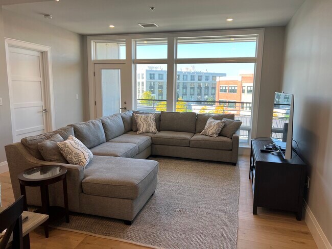 living area - 23 Shipyard Dr Unidad 406