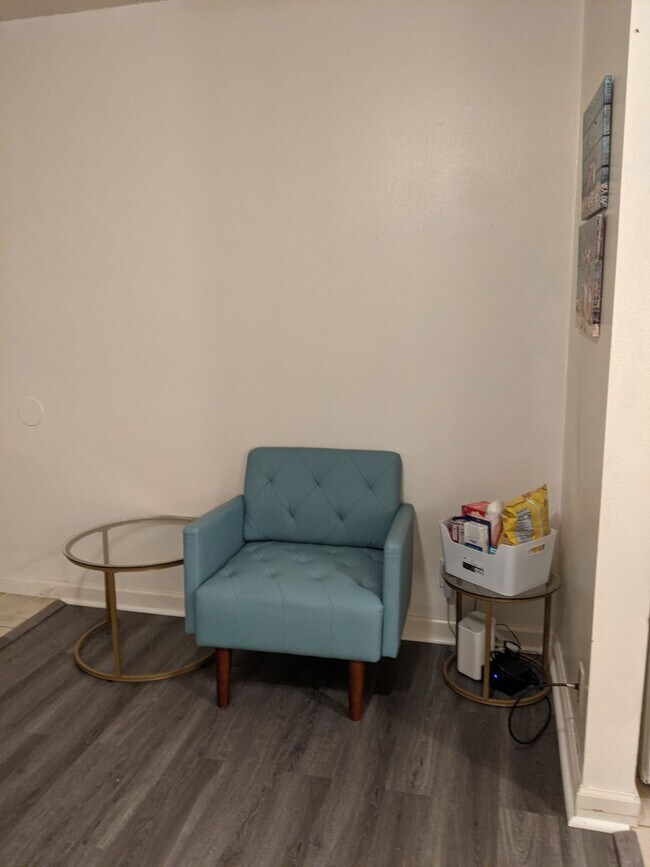 Photo - 2108 Campus Dr Unit 3