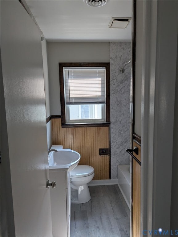 Photo - 121 E Magruder St