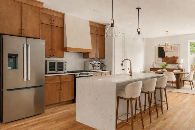 Photo - 1347 Pennock Ave