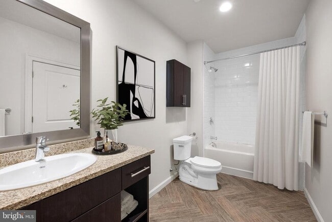 Photo - 235 N Christopher Columbus Blvd Unit 902