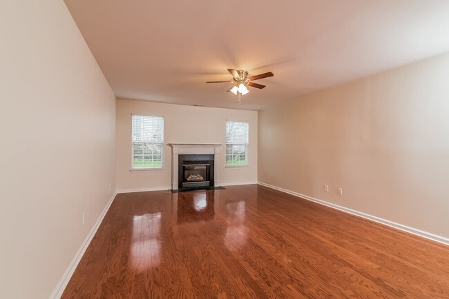 Photo - 1864 Devon Dr