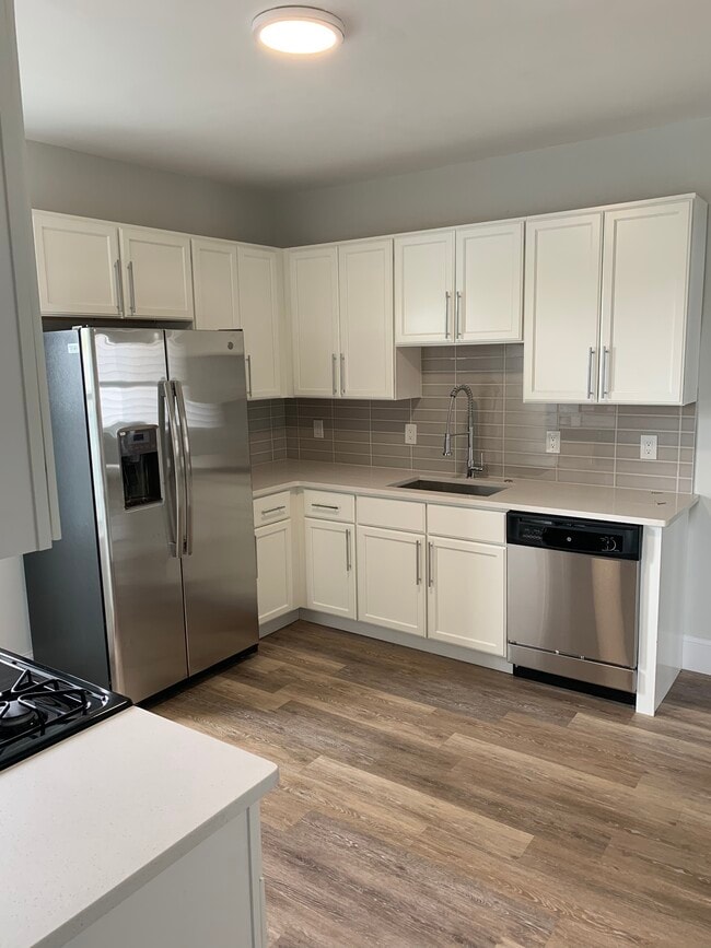 Building Photo - 28 Ripley Rd Unit 3