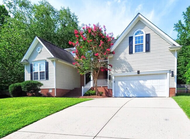 Photo - Room in House on New Parkside Dr