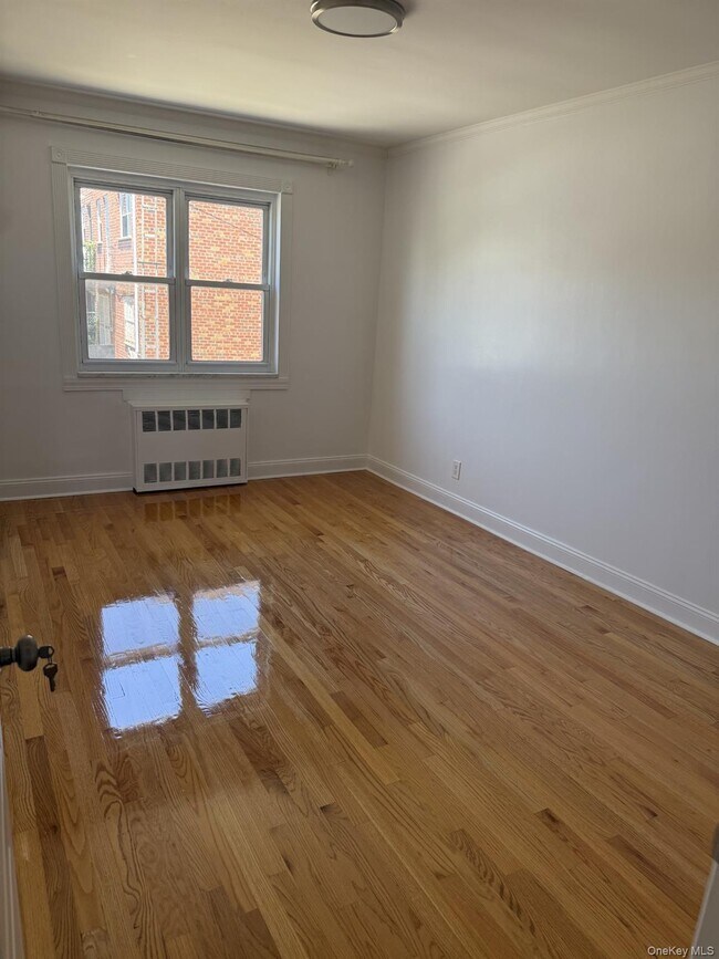 Photo - 71-11 60th Ave