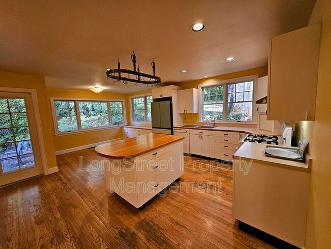 Photo - 10309 NW Thompson Rd