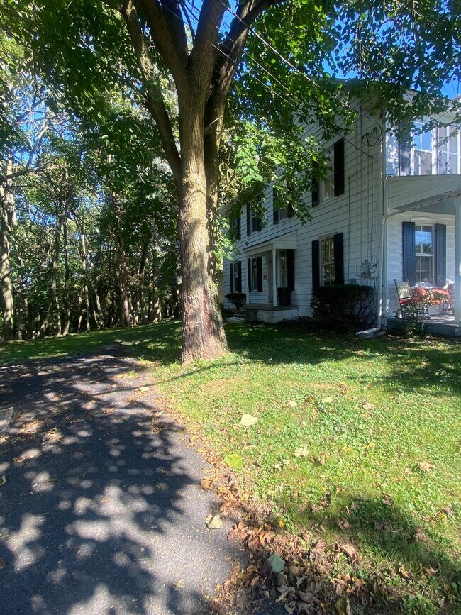 13 E Woods Dr Apartment Unit 13 EAST WOODS DR, 2FL Lititz, PA